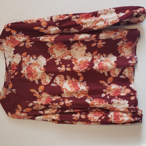 Lauren Conrad: Small, maroon &patterned, long sleeve shirt. Like New. - Picture 3 of 7